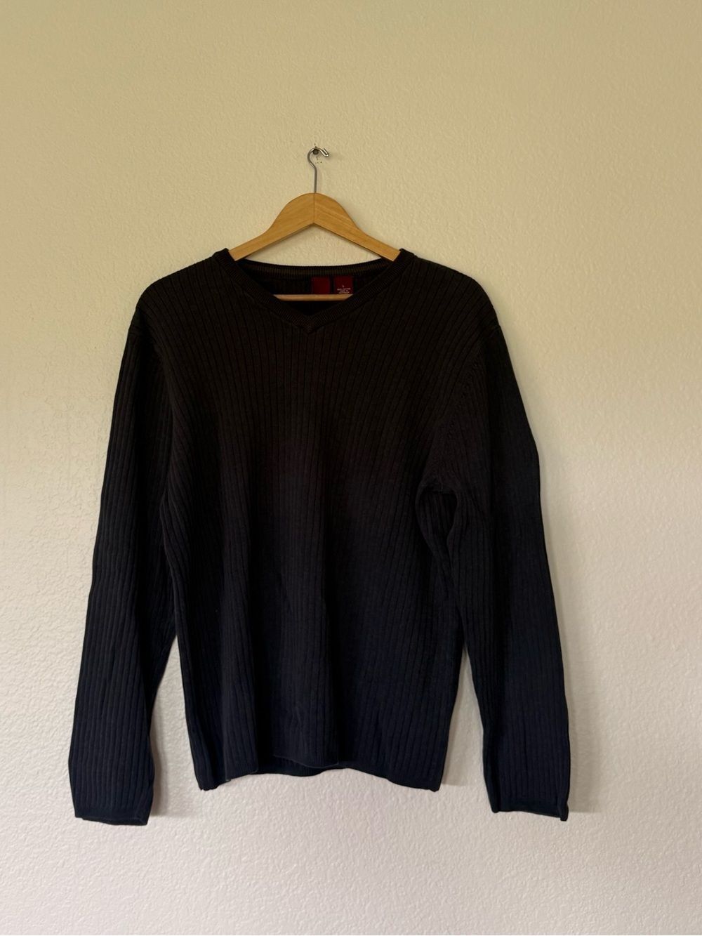 Men's Navy Ribbed V-Neck Sweater
